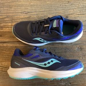 Saucony Cohesion 16  navy running shoes  Women’s size 9